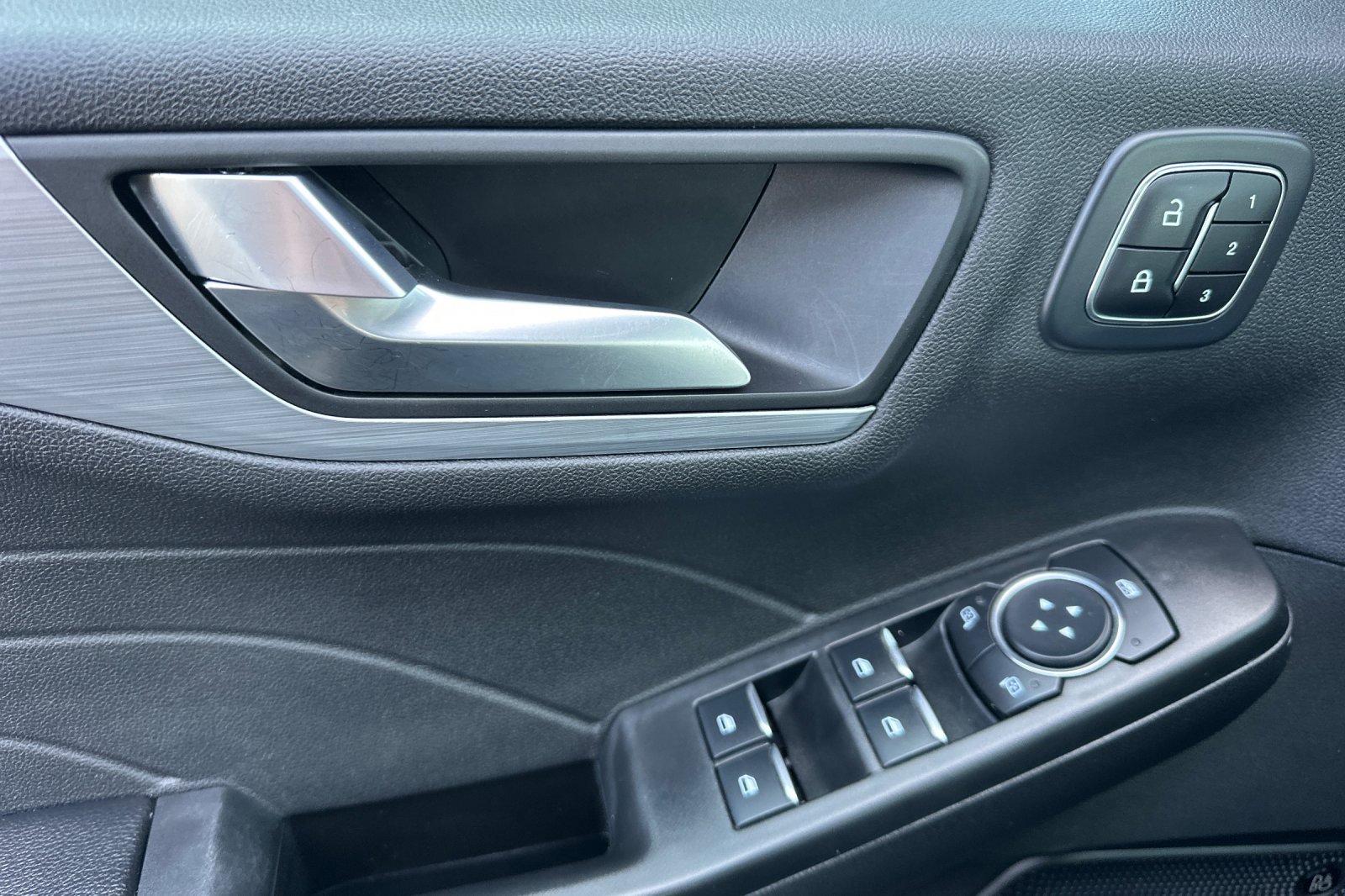 Certified 2023 Ford Escape SE w/ PHEV Premium Package FWD image 14