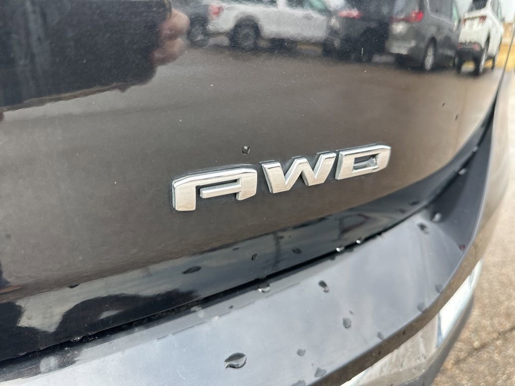 Used 2024 GMC Terrain SLT image 15