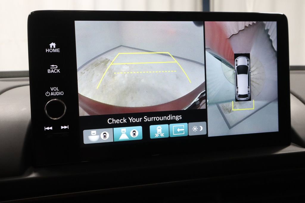 Used 2025 Honda Pilot TrailSport image 3