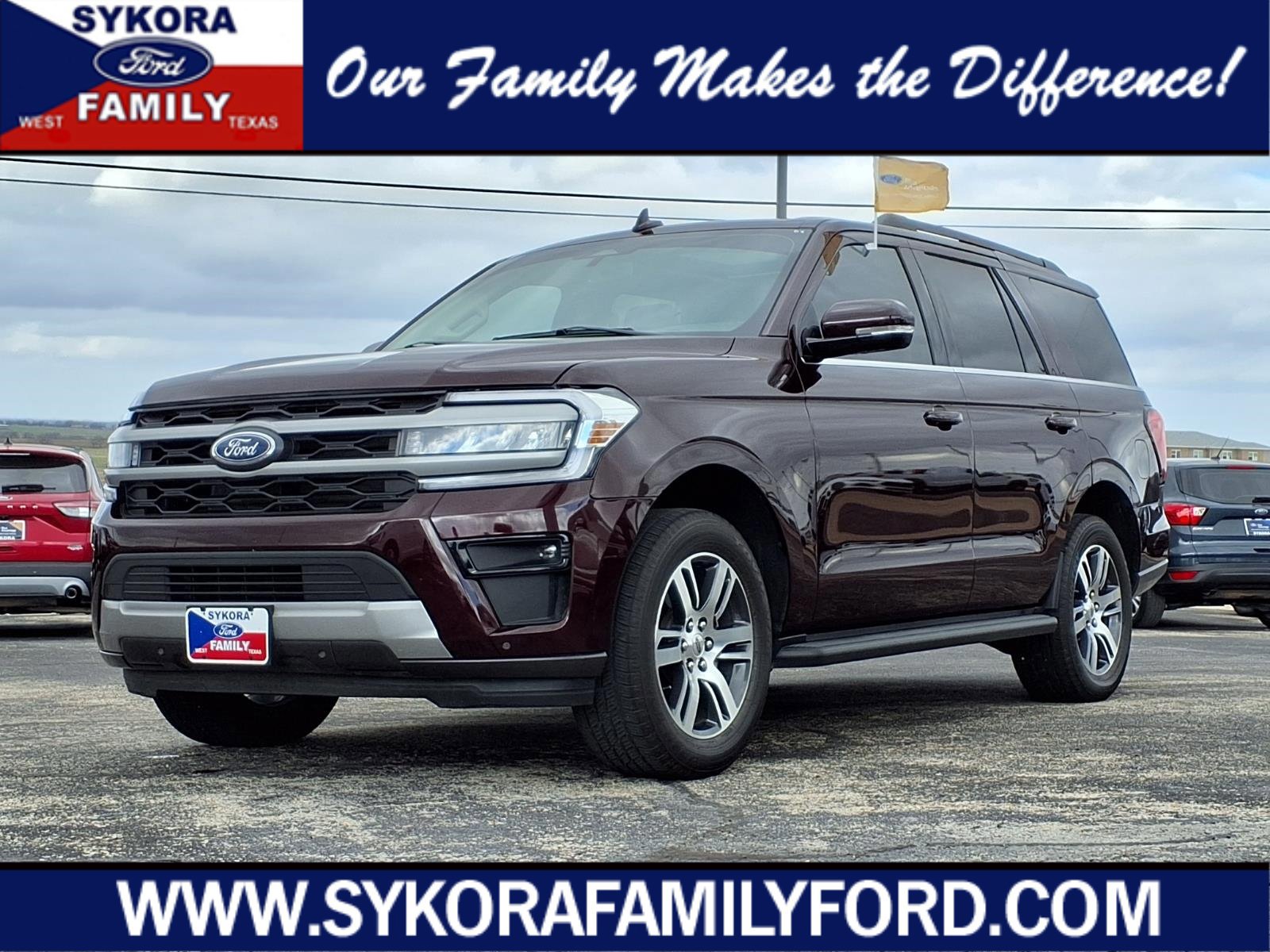 Certified 2024 Ford Expedition XLT image 6