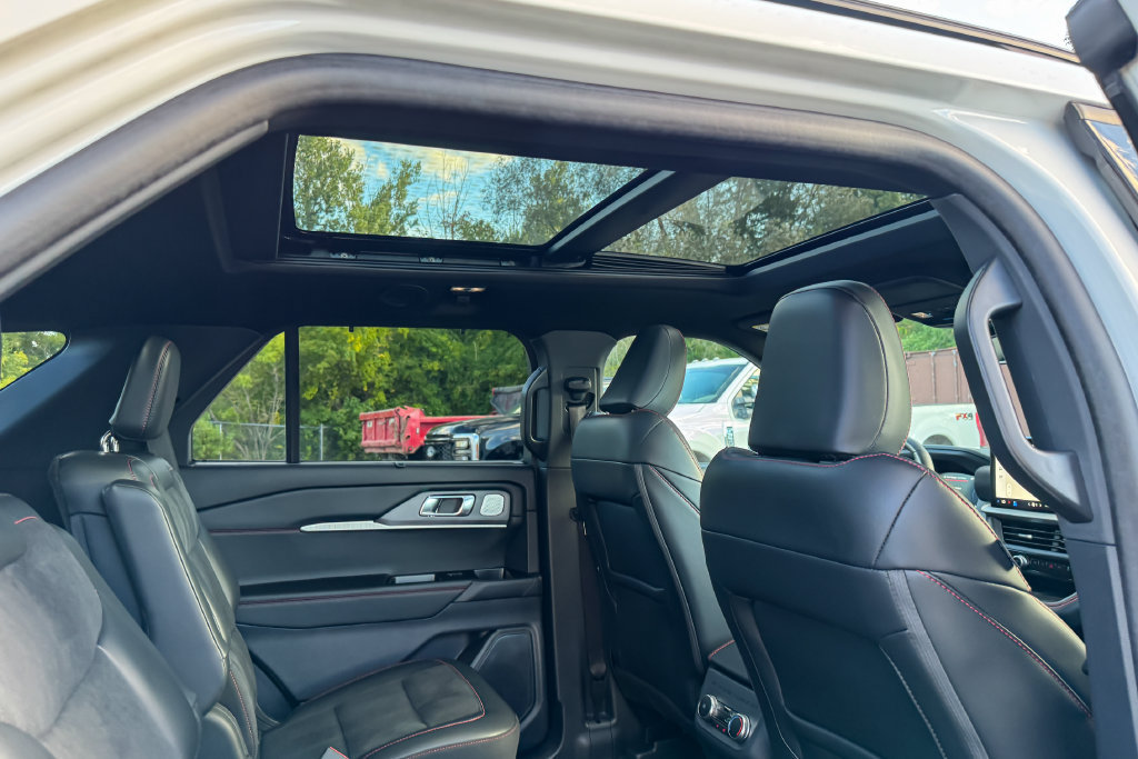 Certified 2025 Ford Explorer ST AWD/4WD image 20