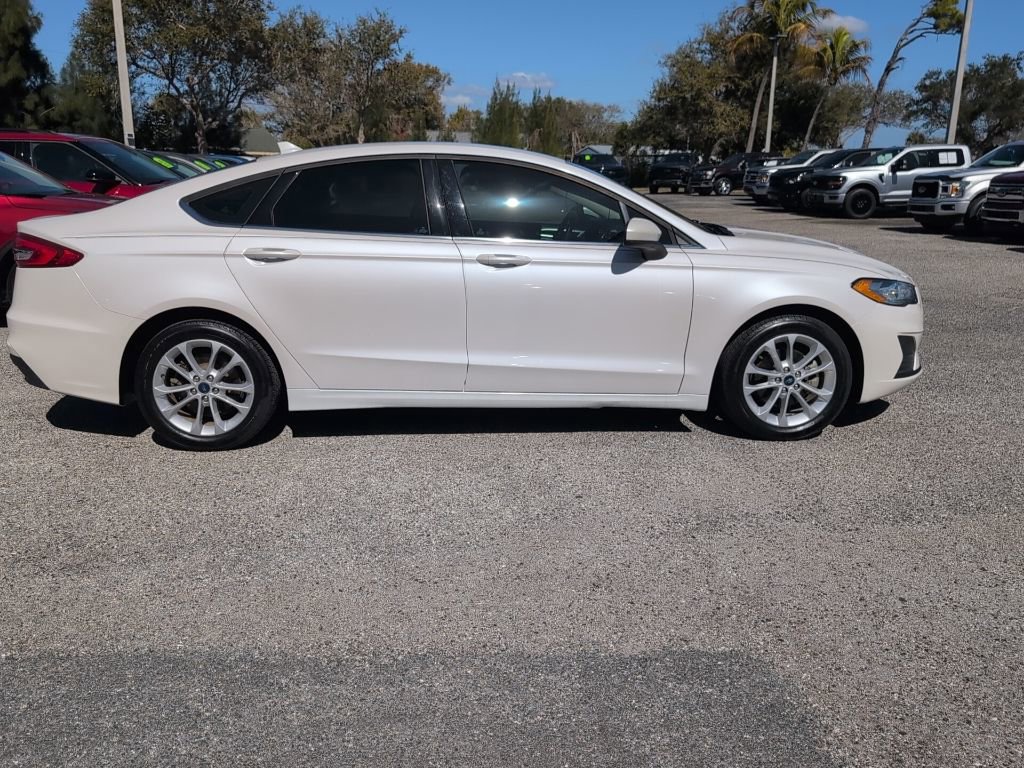 Certified 2020 Ford Fusion SE image 2