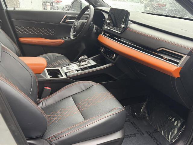 Used 2022 Mitsubishi Outlander SEL image 14