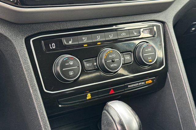 Used 2021 Volkswagen Atlas SEL R-Line image 24