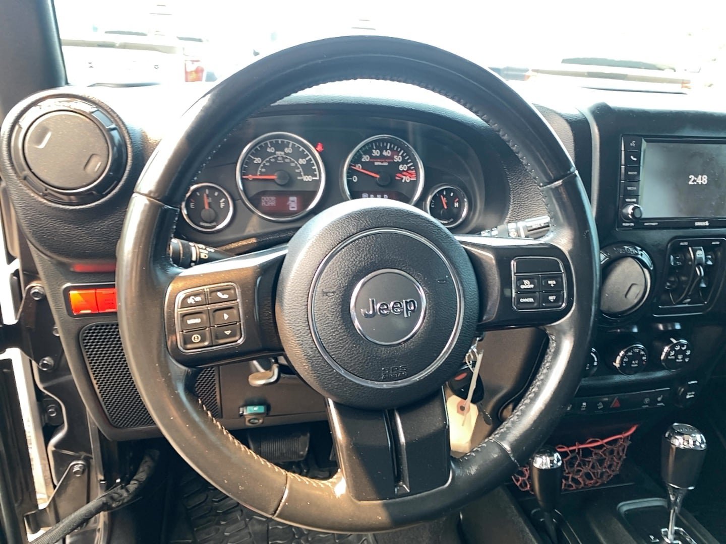 Used 2017 Jeep Wrangler Unlimited Rubicon AWD/4WD image 13