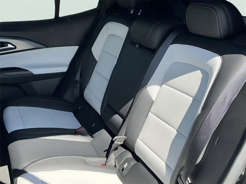 Used 2025 Chevrolet Equinox EV LT image 31