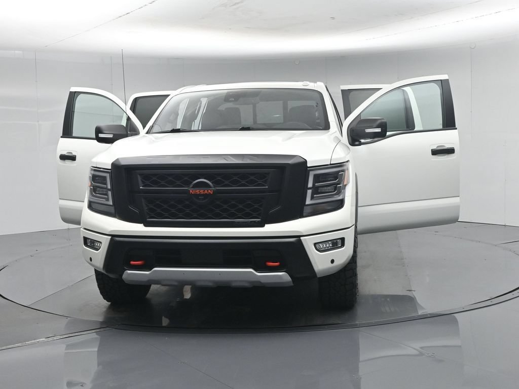 Used 2021 Nissan Titan PRO-4X w/ Pro-4x Convenience Package AWD/4WD image 33