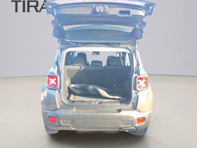 Used 2020 Jeep Renegade Latitude w/ Cold Weather Group image 11