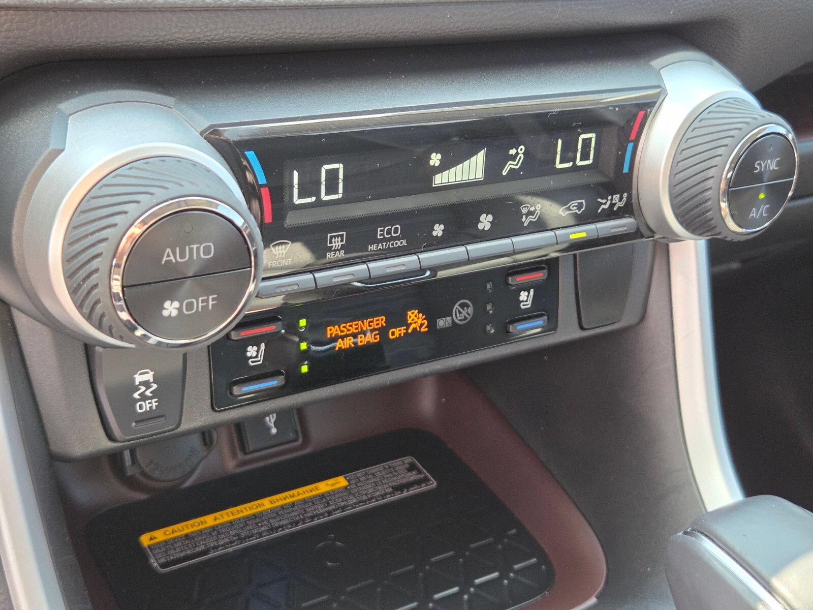 Used 2021 Toyota RAV4 Limited AWD/4WD image 23