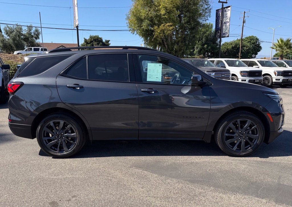 Used 2022 Chevrolet Equinox RS w/ LPO, Cargo Package FWD image 9