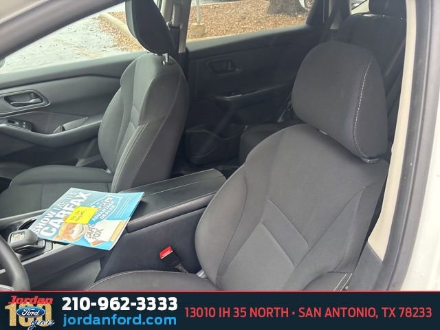 Used 2024 Nissan Rogue S FWD image 10
