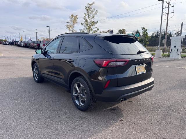 Certified 2025 Ford Escape ST-Line Select AWD/4WD image 7