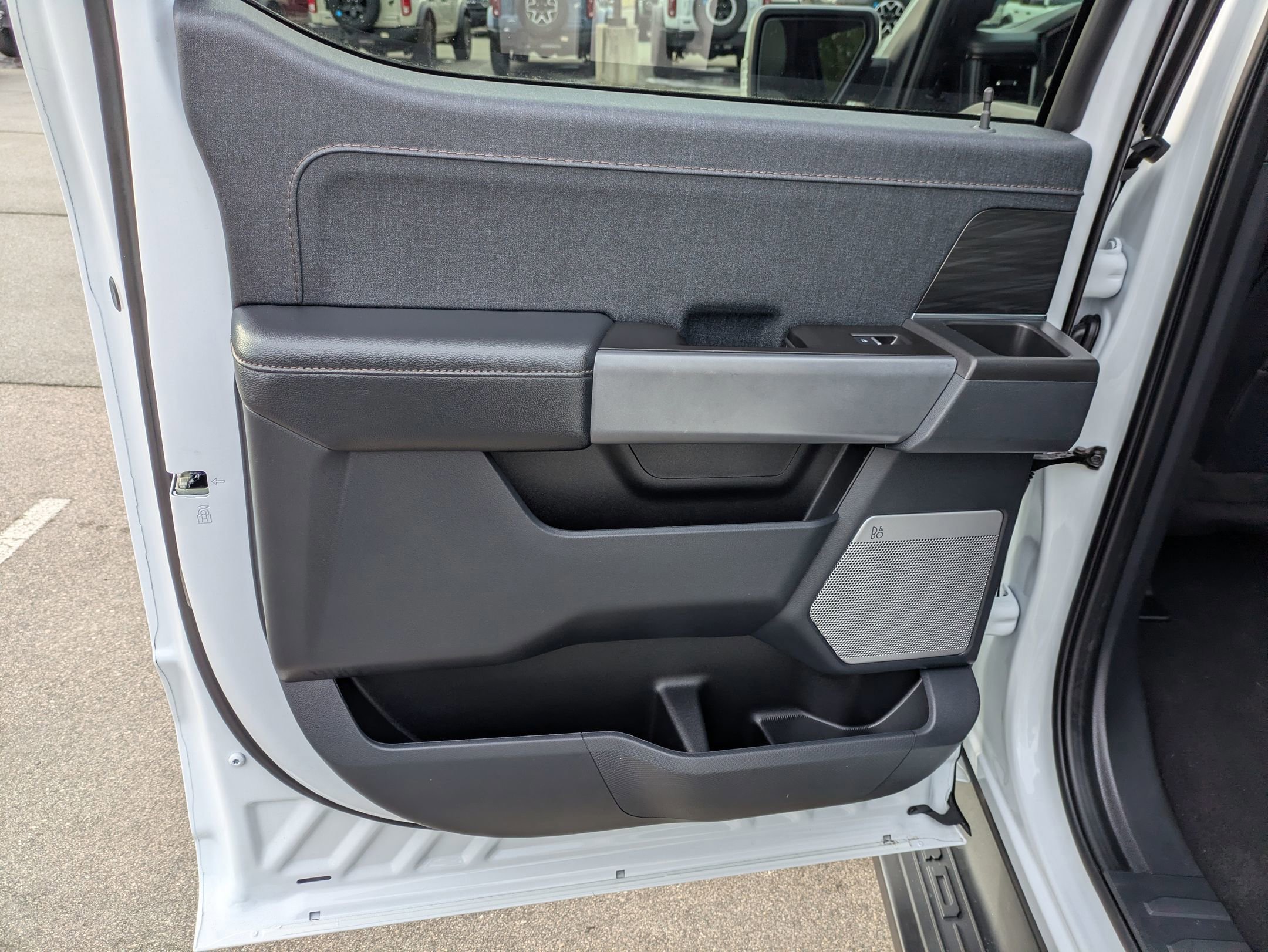 Certified 2024 Ford F150 Lightning Lariat image 34