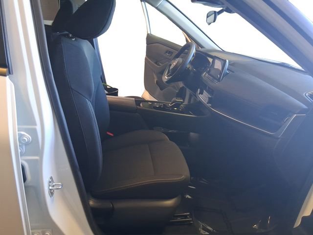 Used 2024 Nissan Rogue S FWD image 17