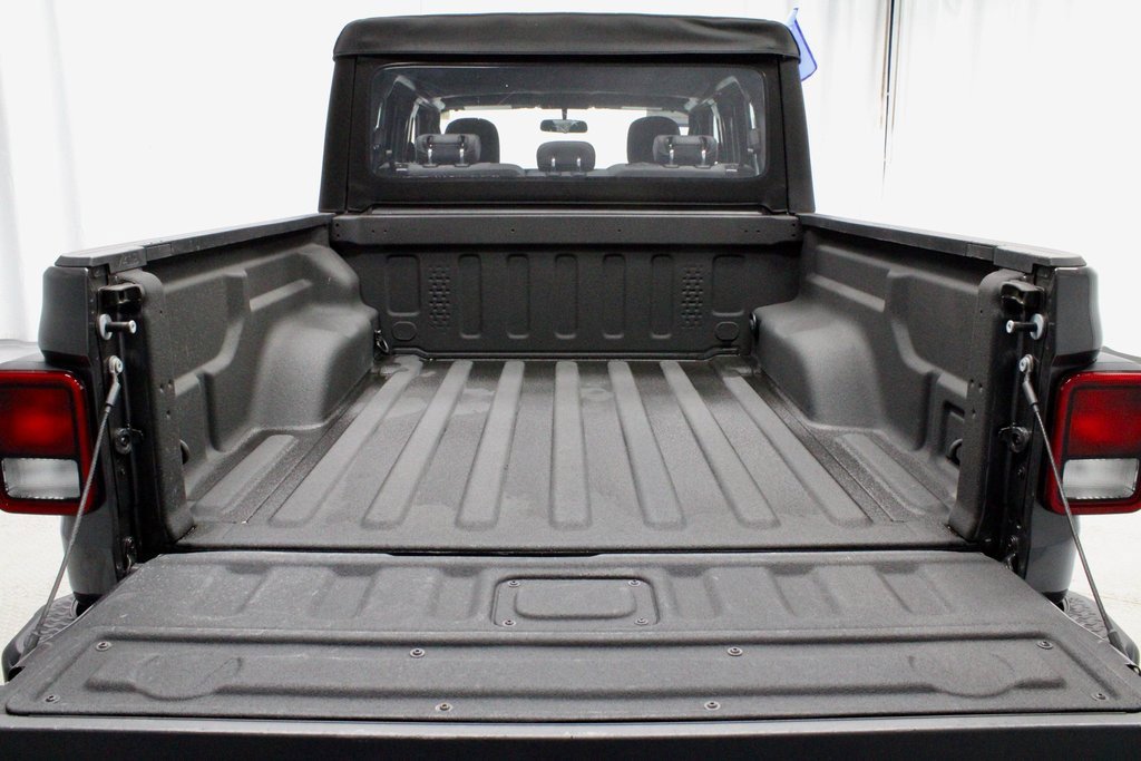 Used 2024 Jeep Gladiator Sport image 15