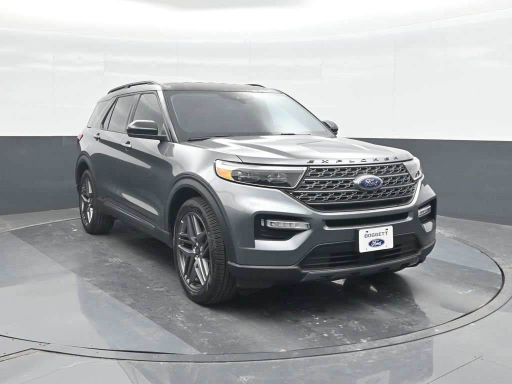Certified 2024 Ford Explorer XLT w/ Equipment Group 202A RWD image 8