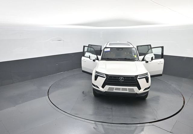 Used 2025 Lexus GX 550 w/ Accessory Package (2T) AWD/4WD image 28