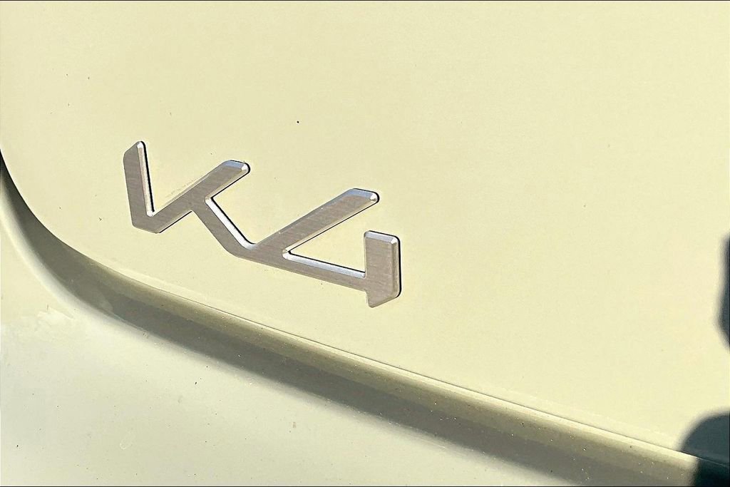 Used 2025 Kia K4 LXS image 9