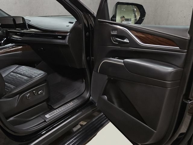 Used 2022 Cadillac Escalade Sport Platinum AWD/4WD image 19