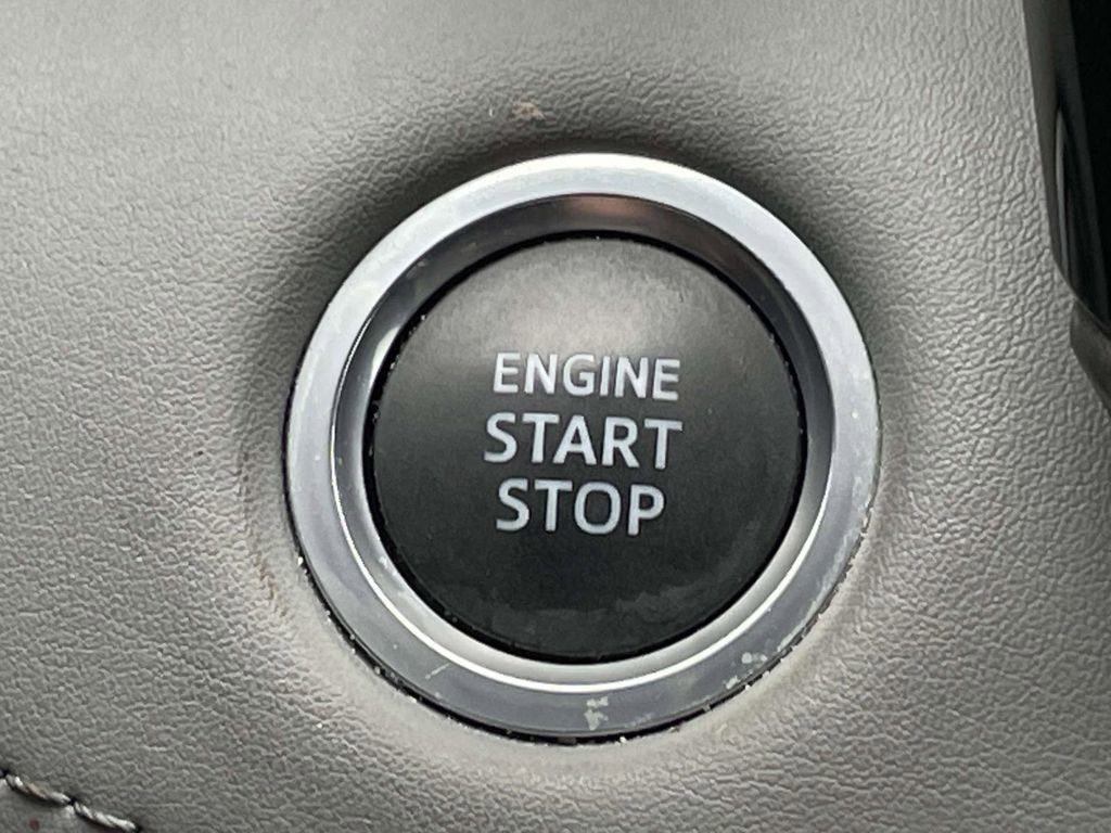 Used 2021 Toyota Highlander Limited FWD image 25