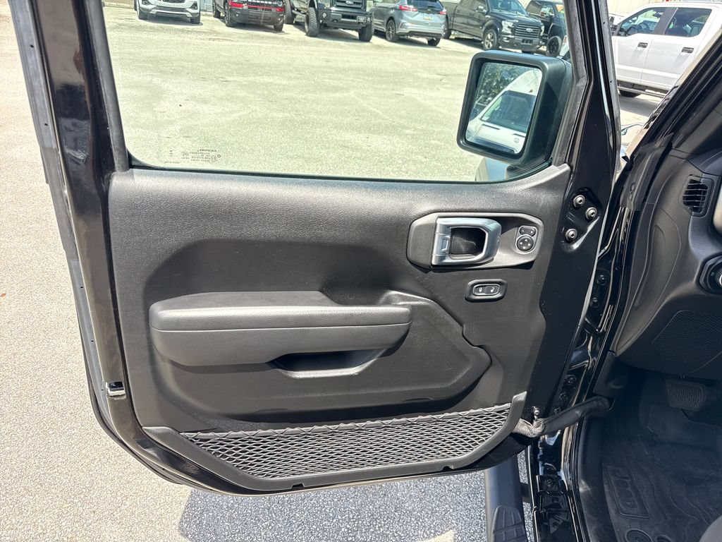 Used 2023 Jeep Wrangler Unlimited Sport AWD/4WD image 13