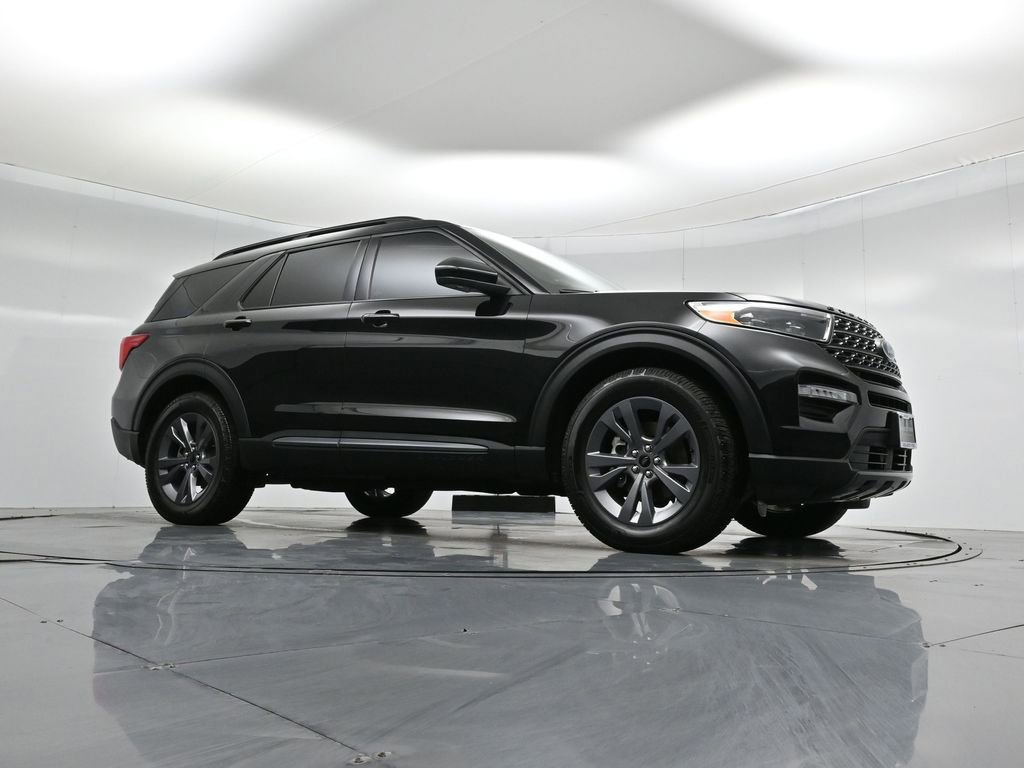 Certified 2023 Ford Explorer XLT w/ Equipment Group 202A image 4