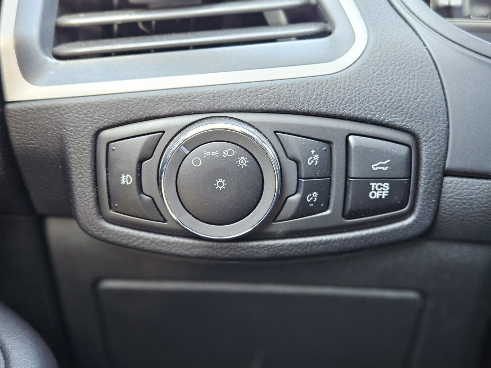 Certified 2024 Ford Edge SEL w/ Convenience Package image 23