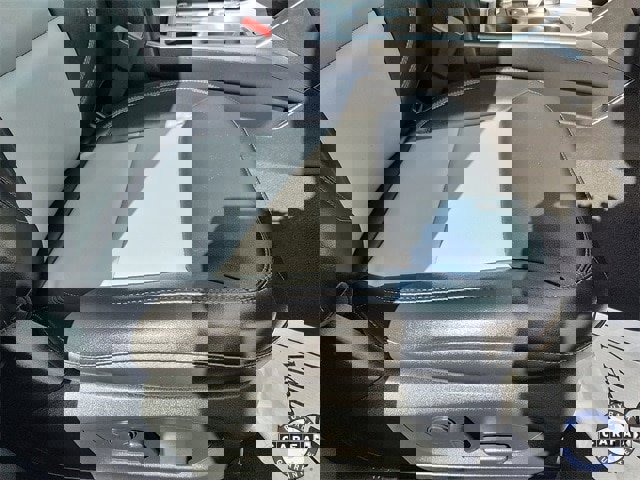 Certified 2022 Ford Explorer XLT w/ Equipment Group 202A image 33