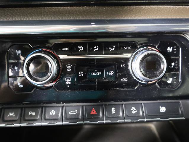 Used 2024 GMC Sierra 1500 Denali w/ Denali Reserve Package AWD/4WD image 18