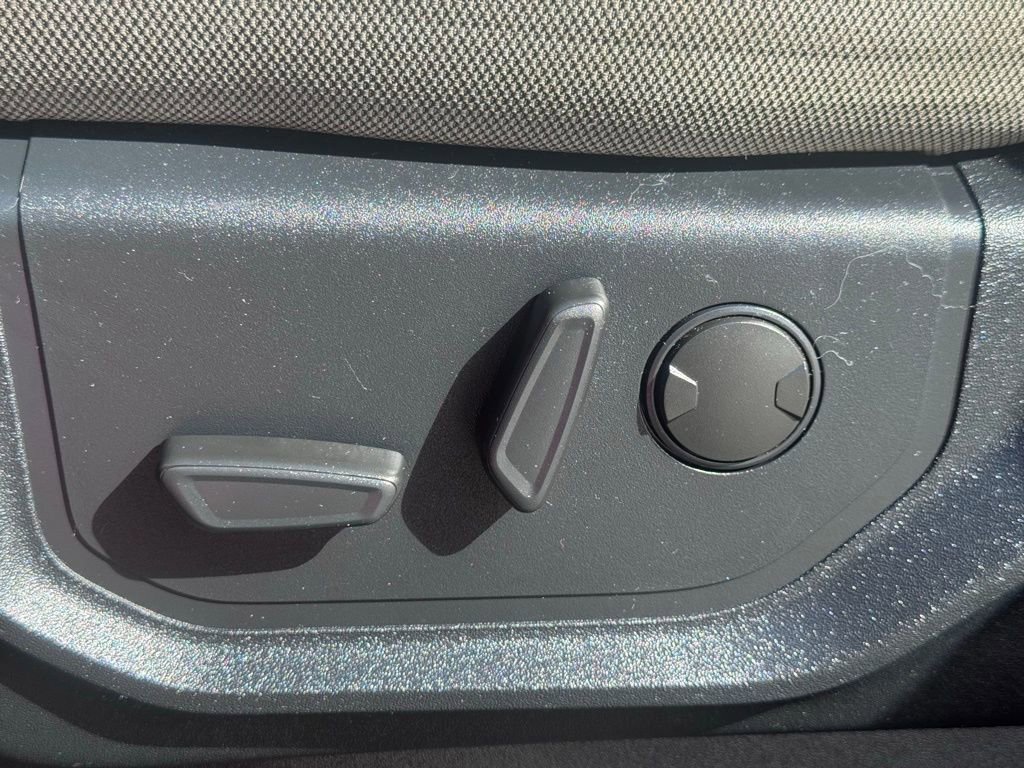 Certified 2019 Ford F150 XLT w/ Equipment Group 302A Luxury image 28