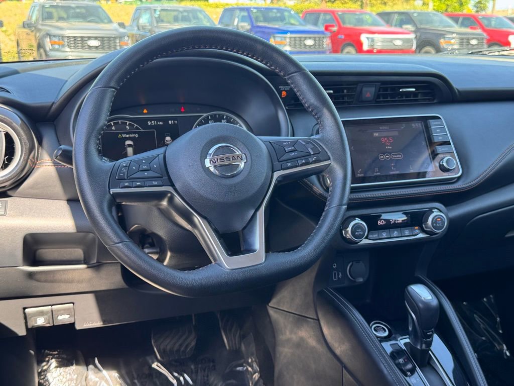 Used 2019 Nissan Kicks SR image 28