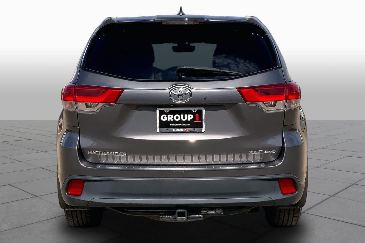 Used 2017 Toyota Highlander XLE AWD/4WD image 5