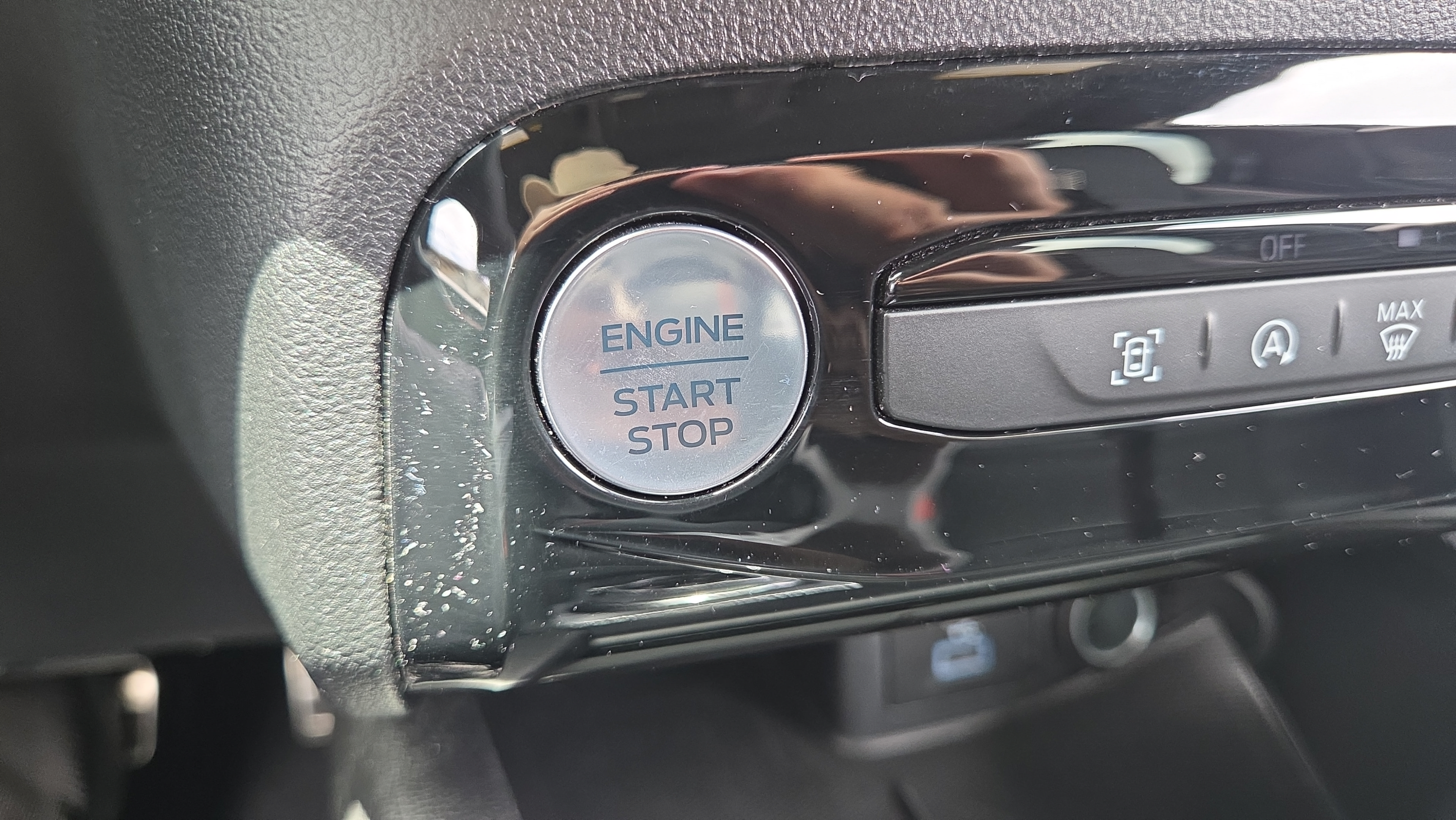 Certified 2023 Ford Escape ST-Line w/ Tech Pack #1 FWD image 38