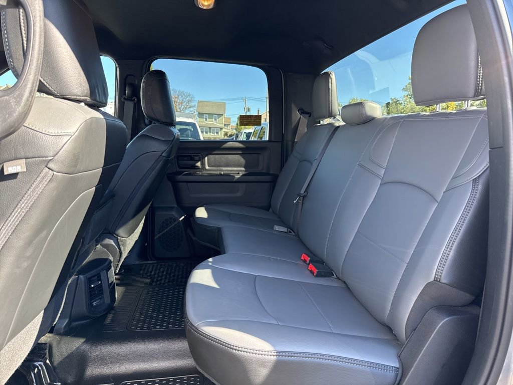 Used 2024 RAM 2500 Tradesman w/ Chrome Appearance Group image 19