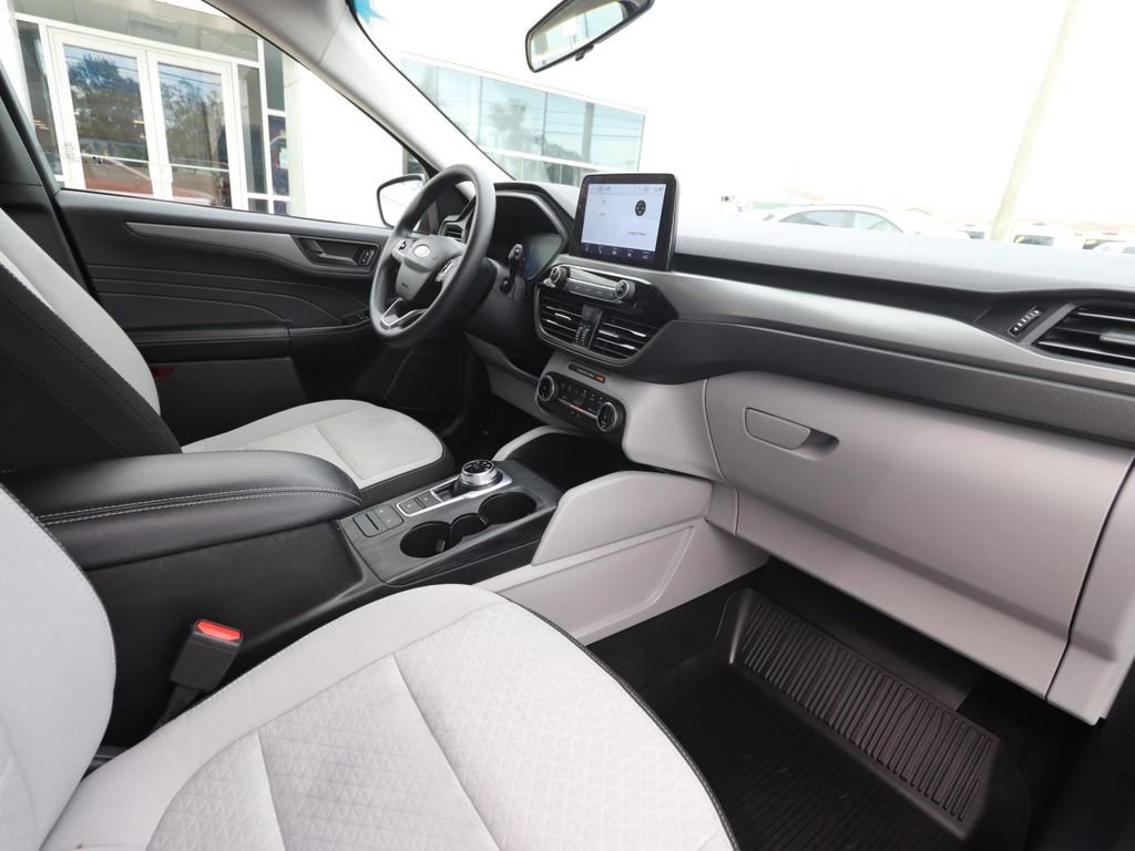Certified 2025 Ford Escape Active image 15