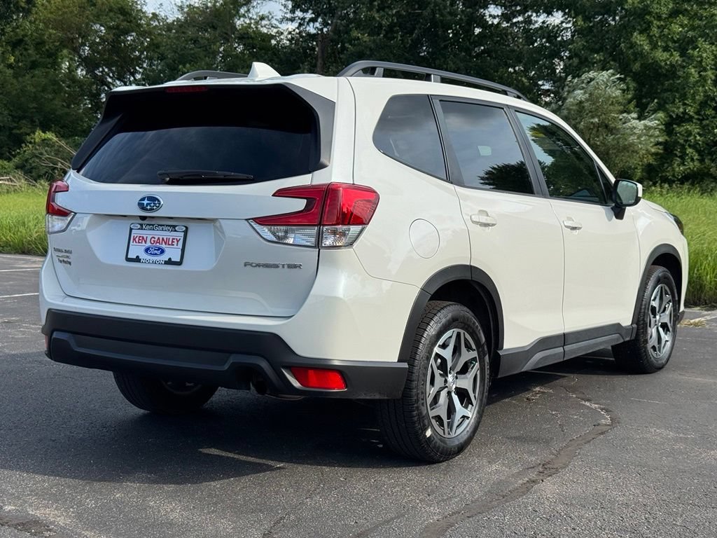 Used 2022 Subaru Forester Premium AWD/4WD image 9