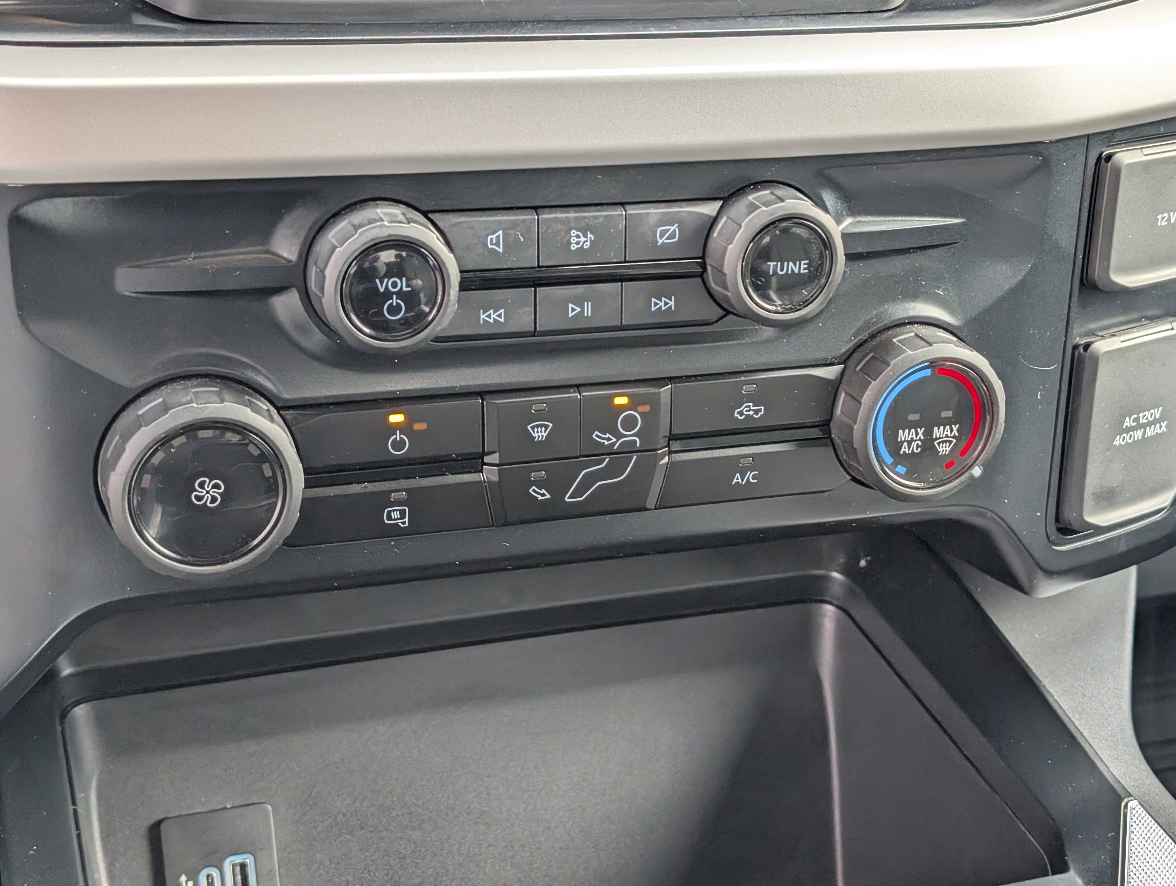 Certified 2024 Ford F350 XLT w/ 360-Degree Camera Package image 27