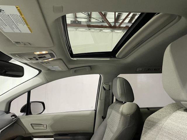 Used 2021 Toyota Sienna LE w/ LE Plus Package image 22
