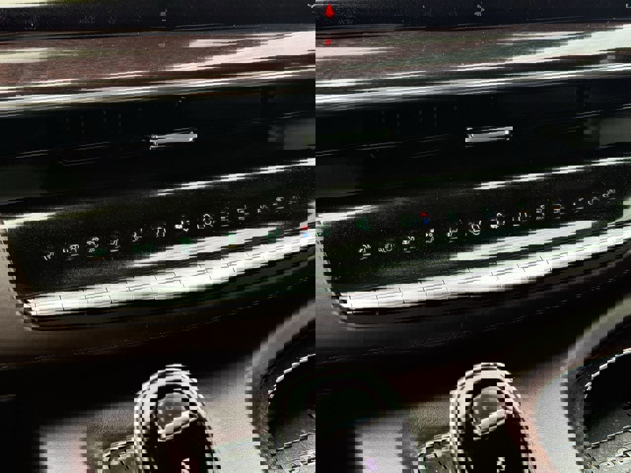 Used 2023 Cadillac Escalade Sport Platinum w/ LPO, ONYX Package image 19