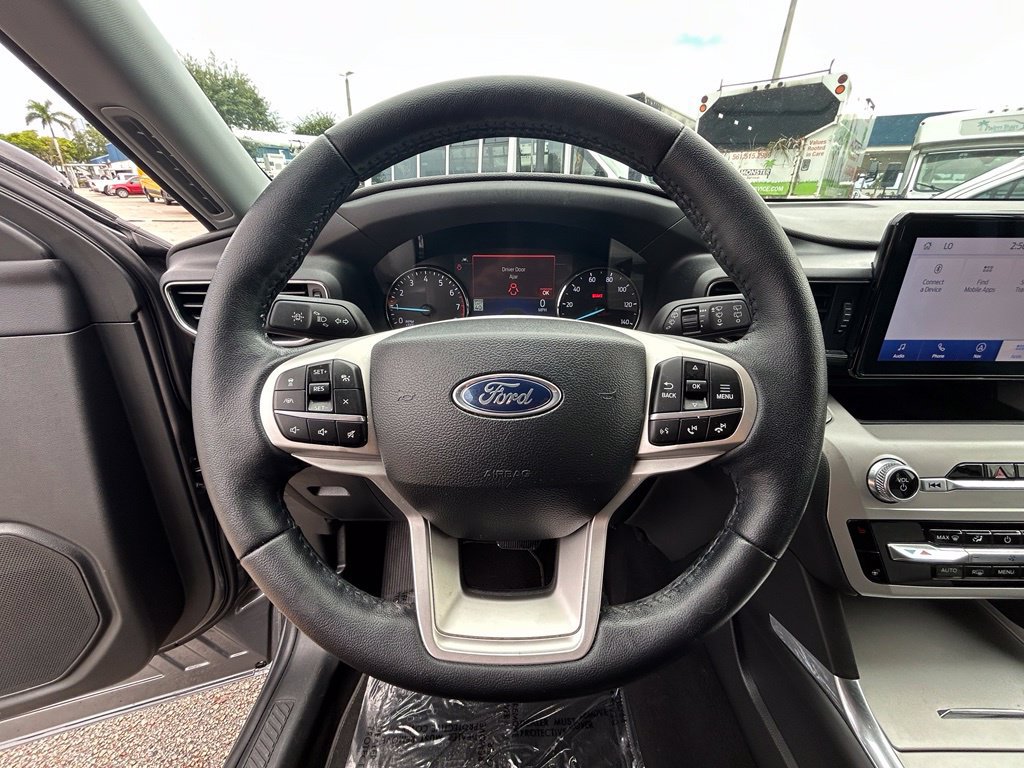 Certified 2023 Ford Explorer XLT w/ Equipment Group 202A RWD image 15