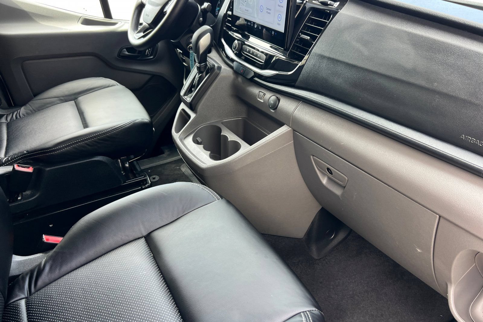 Certified 2024 Ford Transit 350 XLT RWD image 19