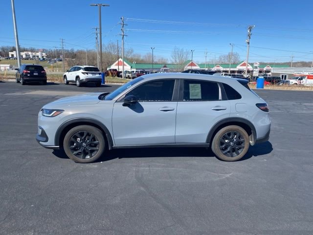 Used 2025 Honda HR-V Sport image 2
