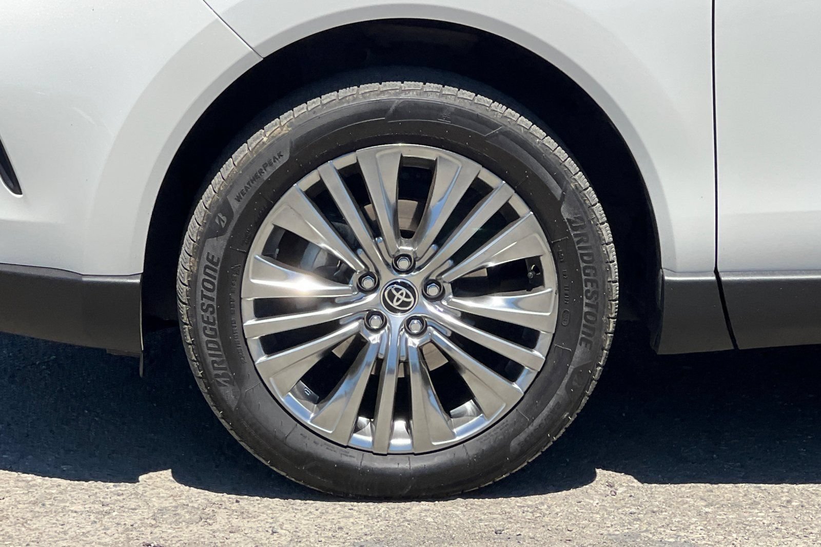 Used 2022 Toyota Venza Limited AWD/4WD image 28