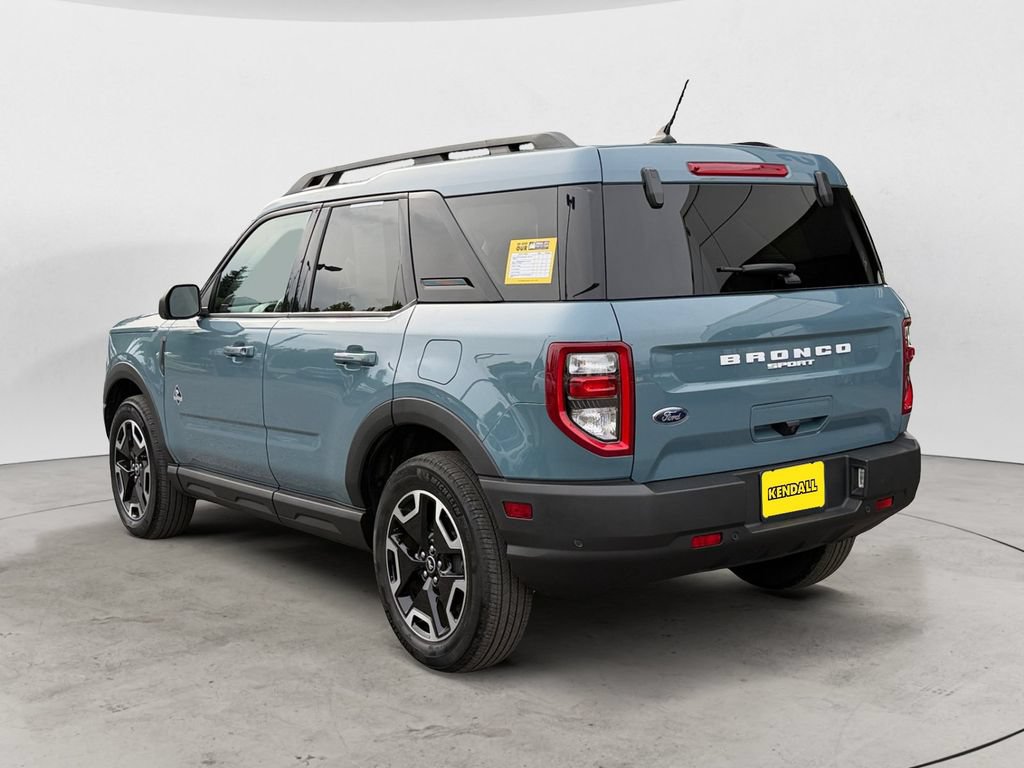 Certified 2023 Ford Bronco Sport Outer Banks w/ Tech Package AWD/4WD image 3