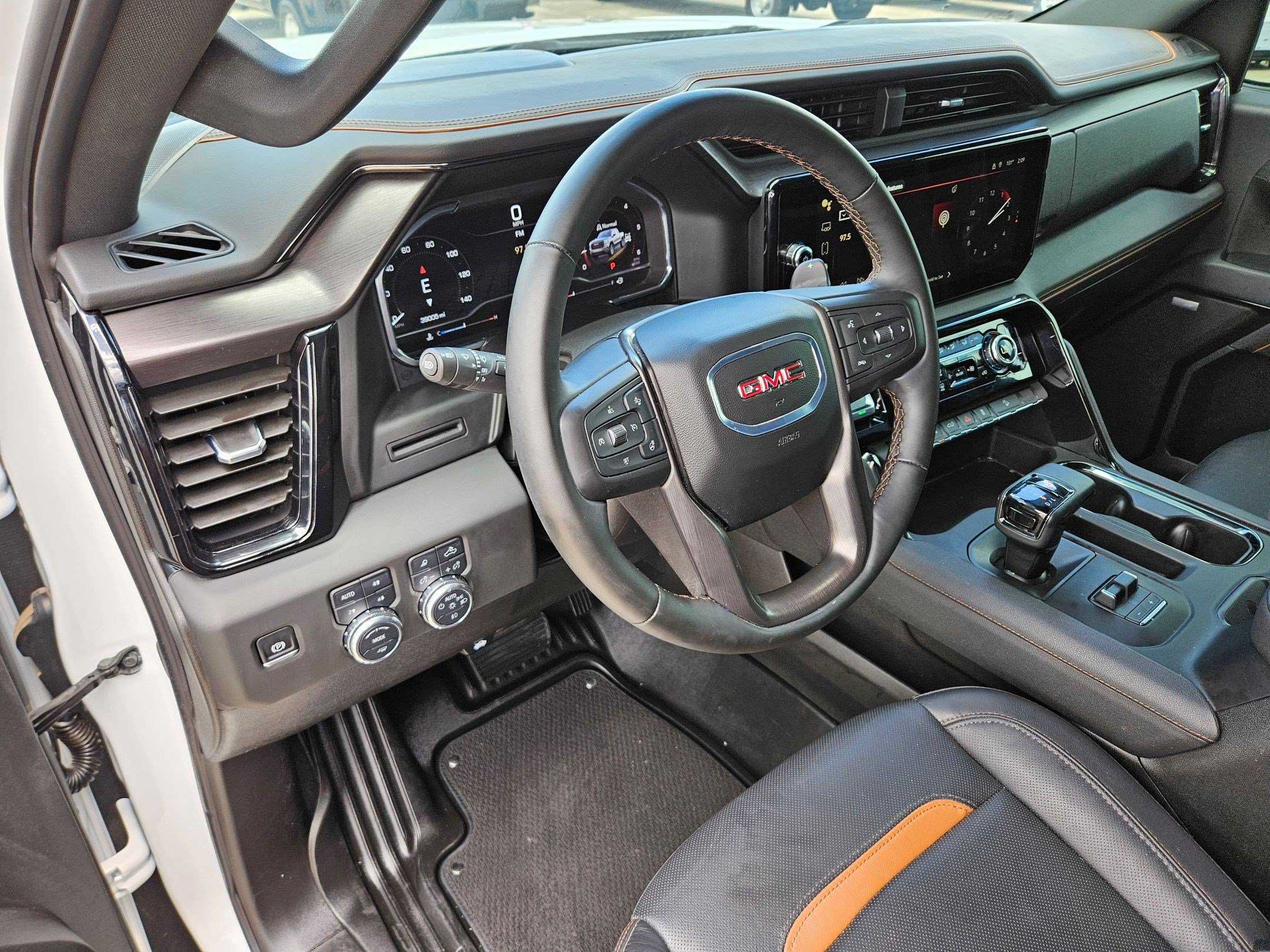 Used 2025 GMC Sierra 1500 AT4 AWD/4WD image 16