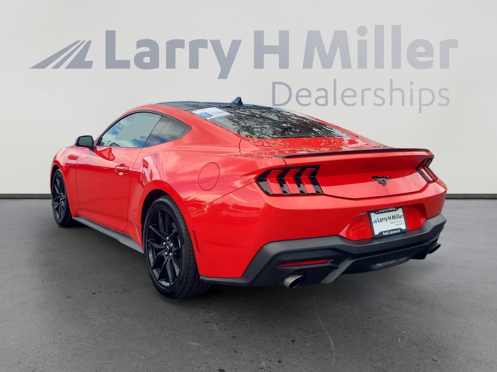 Certified 2024 Ford Mustang Coupe image 3