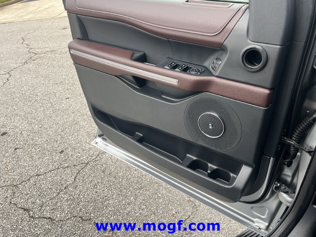 Certified 2024 Ford Expedition Limited RWD image 18