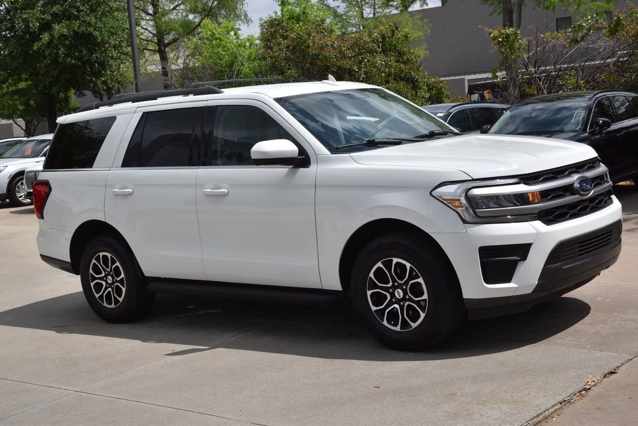 Certified 2022 Ford Expedition XLT image 12