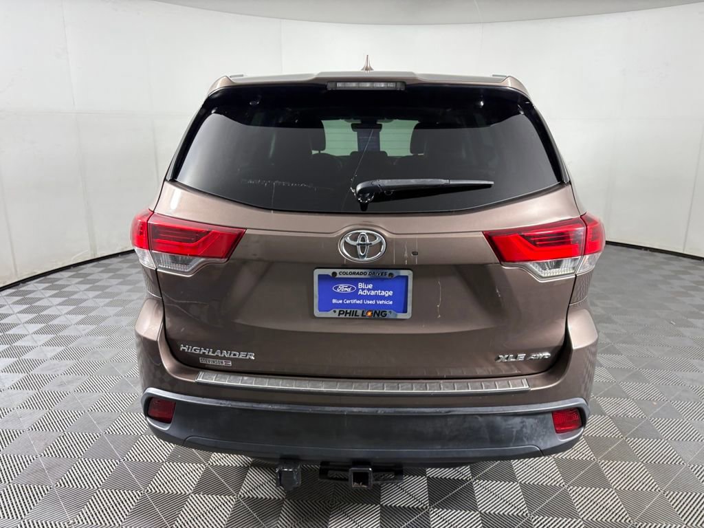 Used 2017 Toyota Highlander XLE image 4