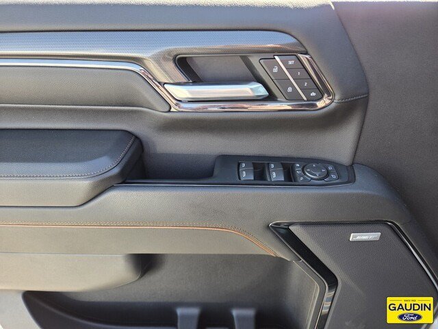 Used 2024 GMC Sierra 2500 AT4 w/ AT4 Premium Plus Package AWD/4WD image 18